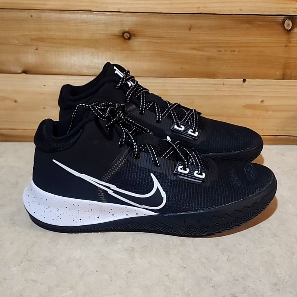 Nike KYRIE Flytrap 4 NWOB size 8.5 Men